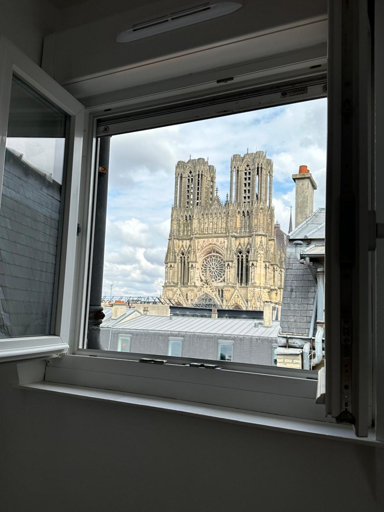 Appartamento Faro, Vue Sur La Cathedrale Reims Esterno foto